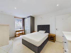 bed - click for photo gallery